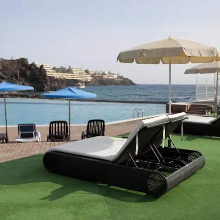 Beach-front Tenerife Sth Sea And Pool View