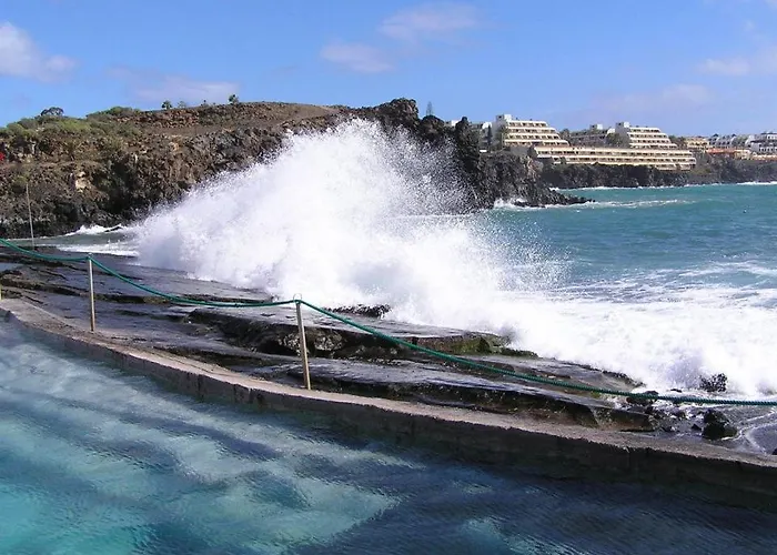 Beach-front Tenerife Sth Sea And Pool View *